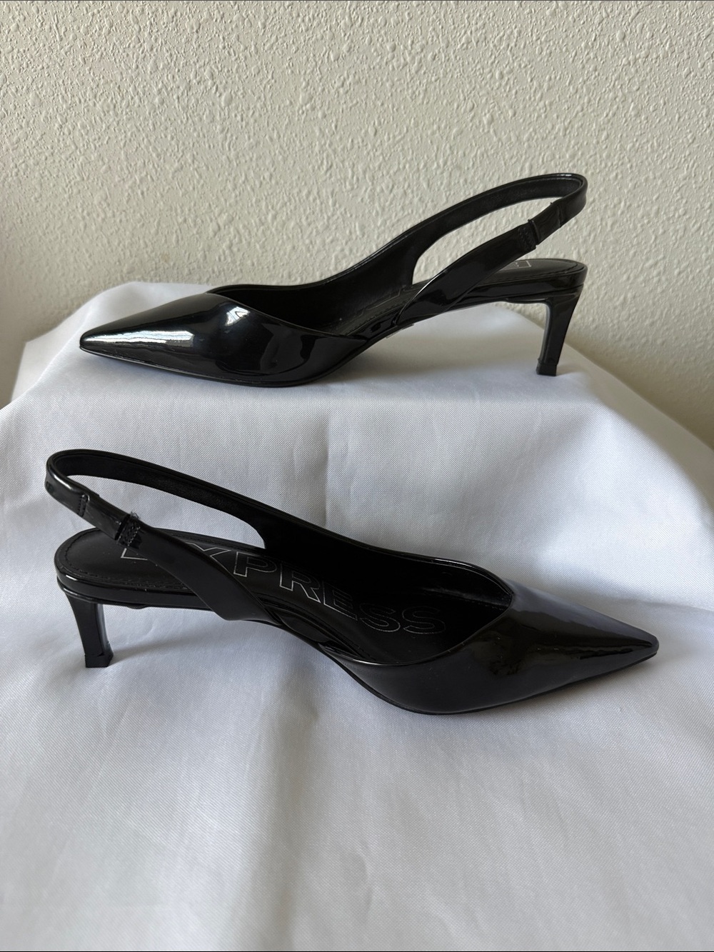 Express Black Patent Pointed Toe Slingback Kitten Heels - Picture 3 of 8
